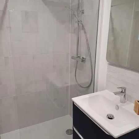 Au Petit Nid Apartamento Bergues Exterior foto