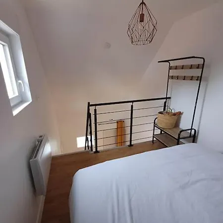 Au Petit Nid Apartamento Bergues Exterior foto